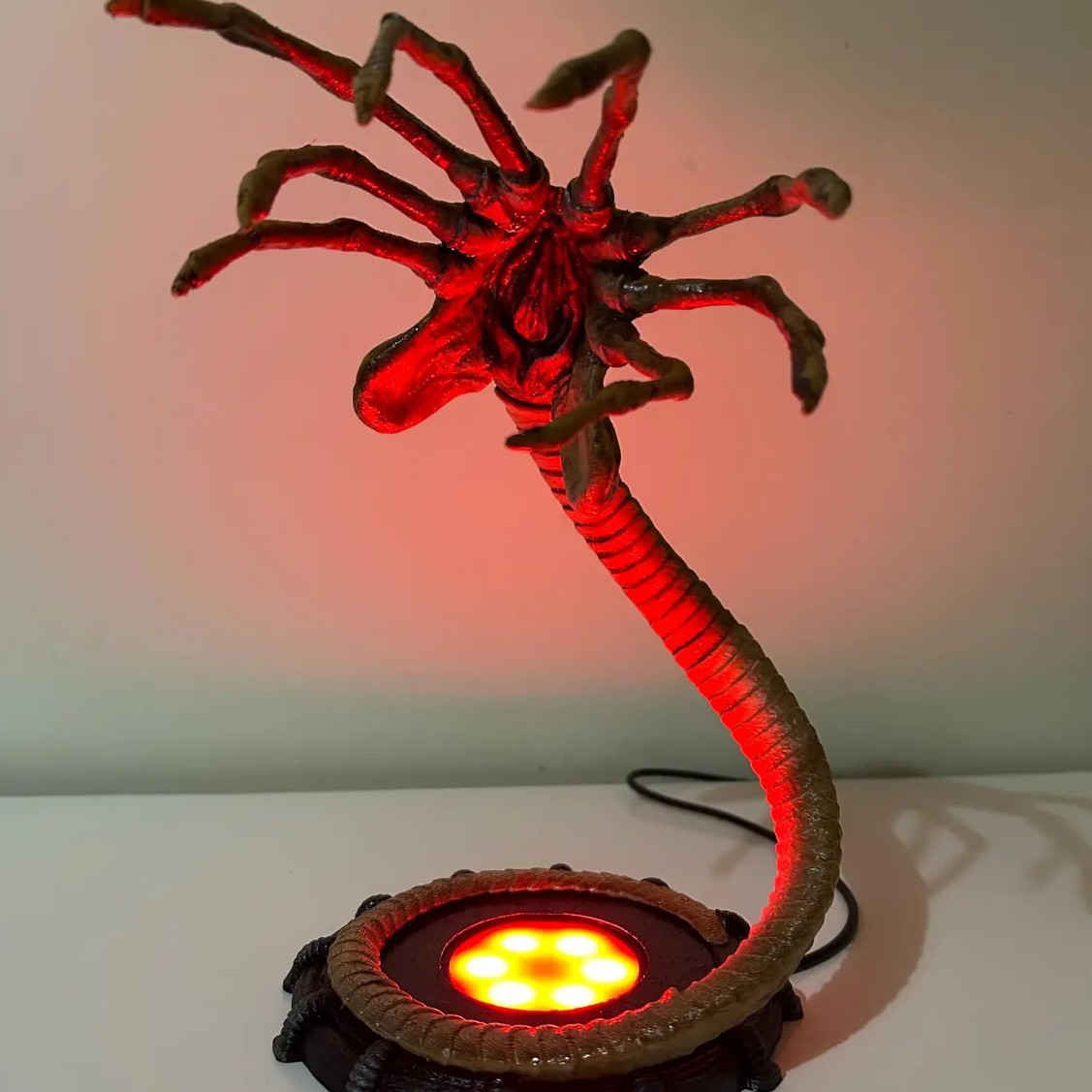 Alien Facehugger Lamp Nightlig - огляд і ціна Neon Sign Party