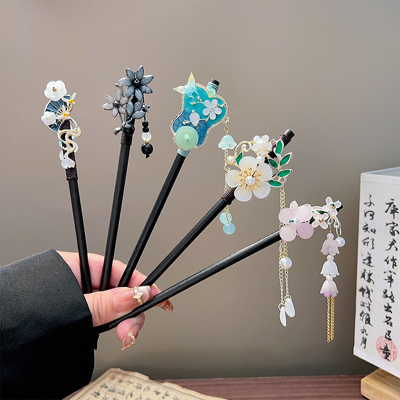 Classic Tassel Hair Stick Blac - огляд і ціна Event Suppliers
